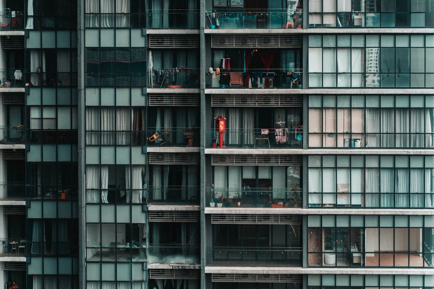 Modernes Dachgeschoss mit Balkon