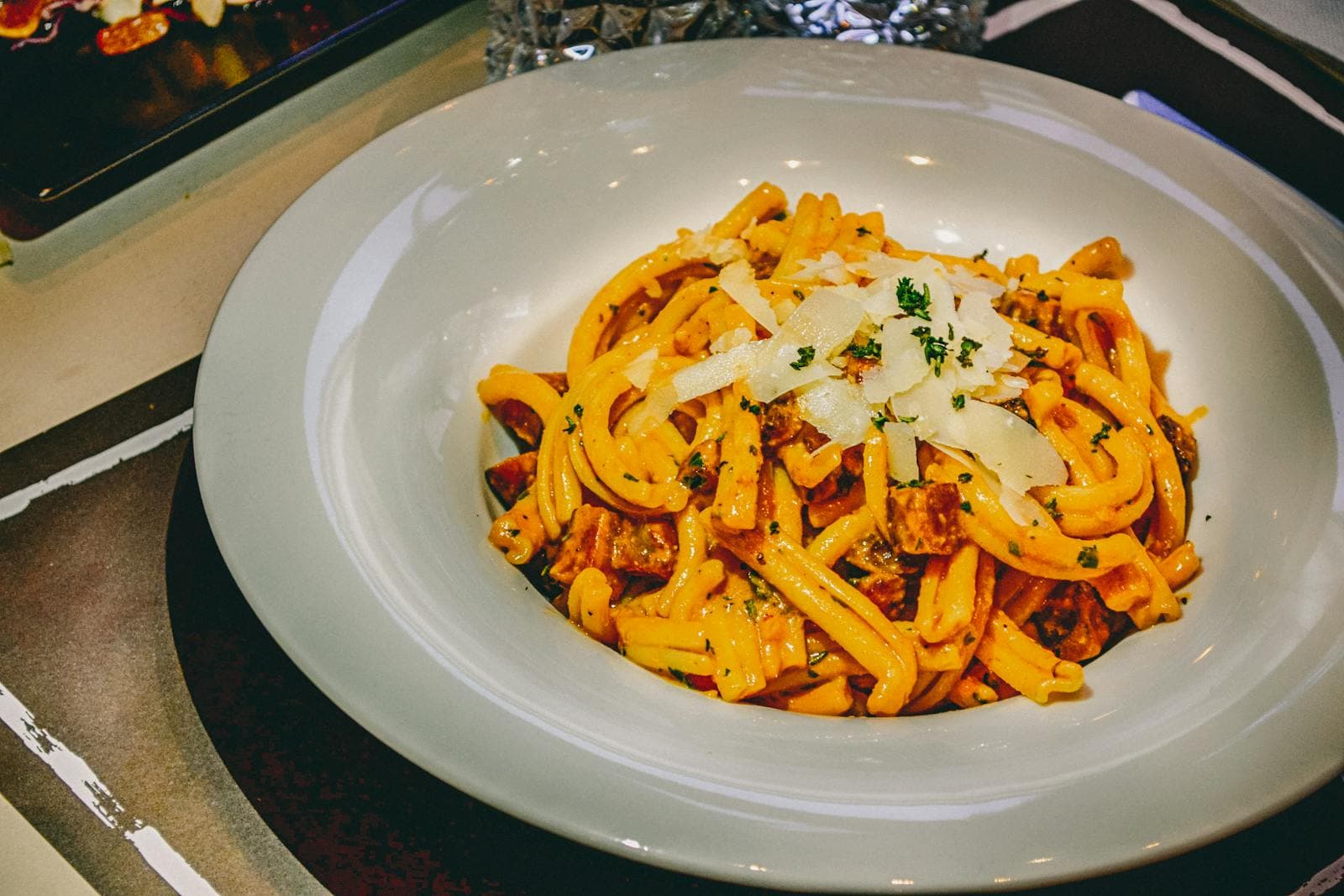 Hausgemachte Pasta mit Ragù